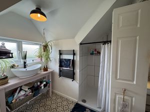 MASTER BEDROOM EN SUITE- click for photo gallery